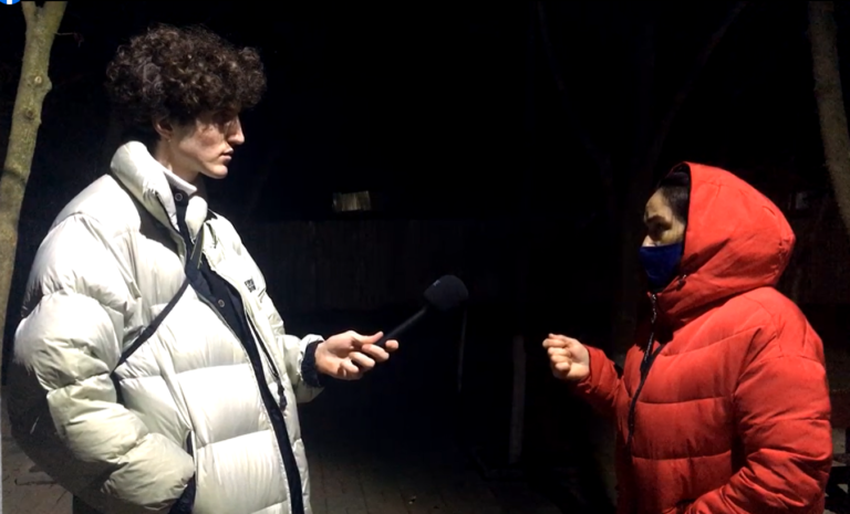 LIVE: Активистка, объявившая голодовку, пришла ночью к строящейся многоэтажке в Комрате