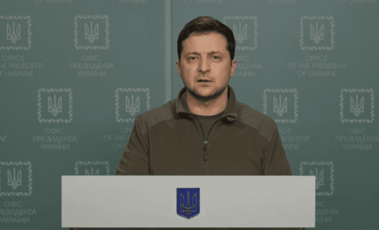 Зеленский о переговорах в Беларуси: Площадкой может быть страна, с территории которой не летят ракеты.