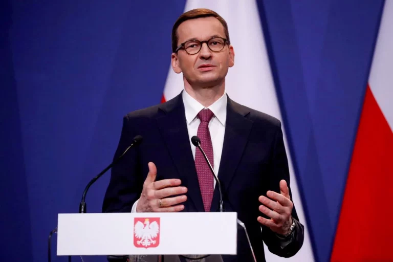 Премьер-министр Польши: три страны в Европе выступают против отказа от закупок энергоресурсов в РФ