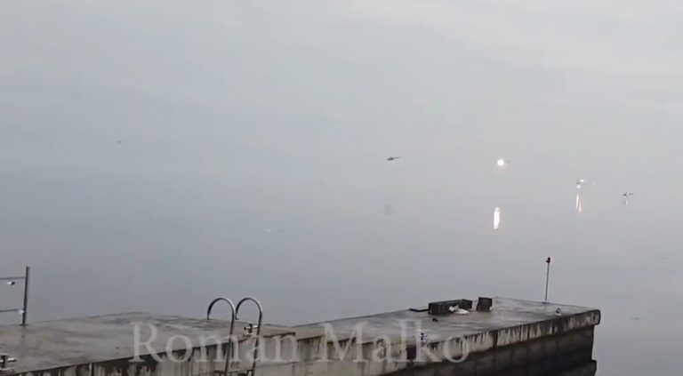 (ВИДЕО) Украинские войска подбили два российских вертолета в первый день войны 