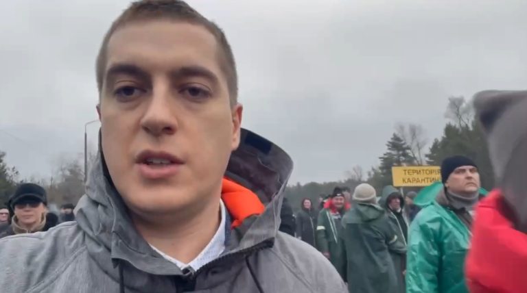 (ВИДЕО) Российские войска в Энергодаре. Сотрудники Запорожской АЭС вышли на дорогу