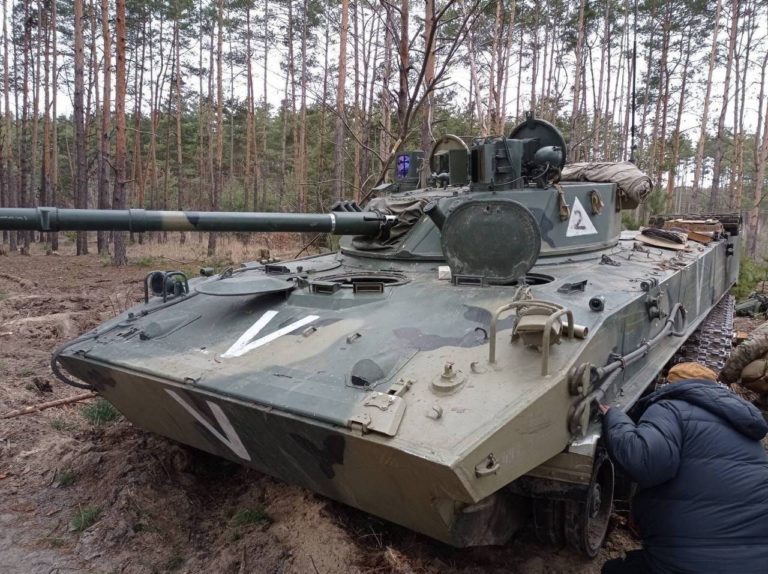 Украина и Россия представили свои данные о потерях противника и ходе войны в Украине