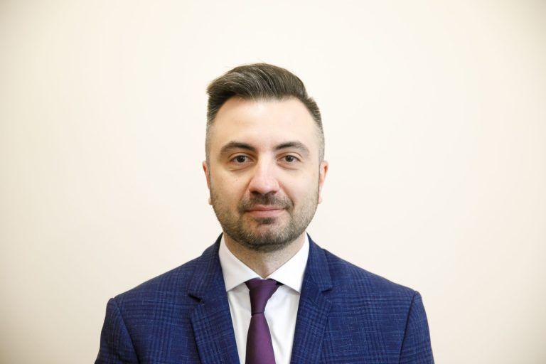 Парламент назначил нового директора НАРЭ