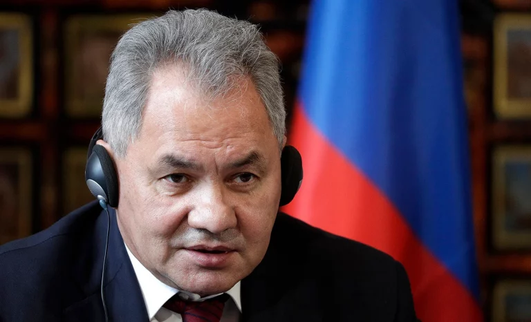 Госканалы России вчера показали кадры с Шойгу на заседании Совбеза. Что не так с этим видео?