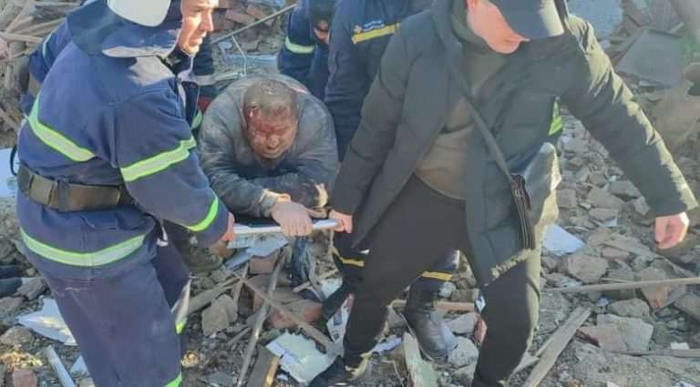 (ФОТО) После обстрела разгромлена улица в селе Баштанка Николаевской области