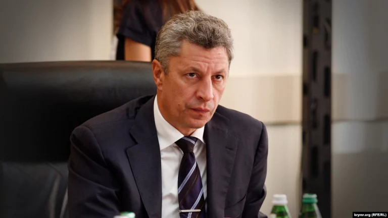 В Украине председатель оппозиционной партии Юрий Бойко заявил, что партия продолжает работать