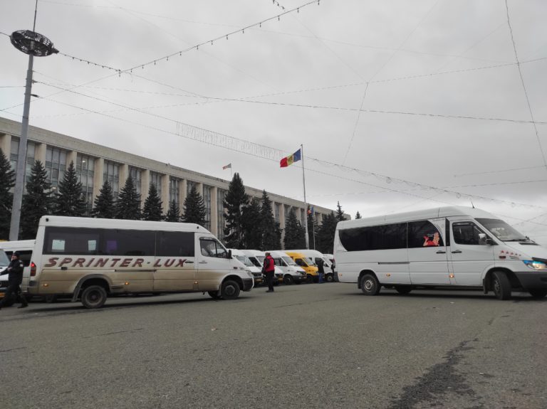 В Молдове в период ЧП перевозчики смогут менять тарифы на проезд каждую неделю