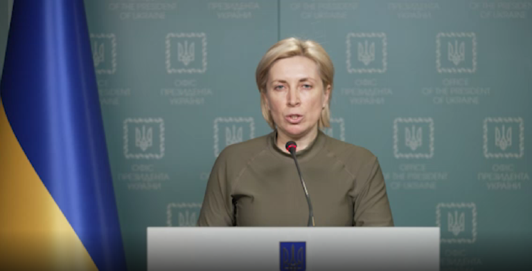 Вице-премьер Украины: гуманитарные коридоры постоянно срываются из-за обстрелов российских военных