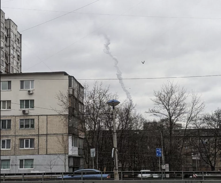 (ВИДЕО) В Киеве прогремел мощный взрыв