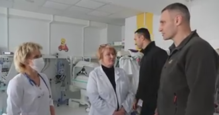 Кличко: В Киеве все больницы и роддома работают в штатном режиме