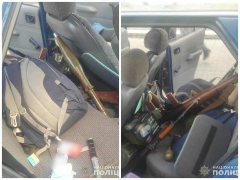 (ФОТО) В Киеве задержали группу диверсантов: у них были автоматы и взрывные устройства