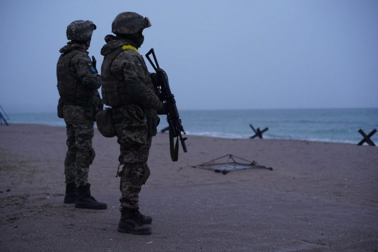Побережье Одесской области заминировано, людей просят не передвигаться по территории