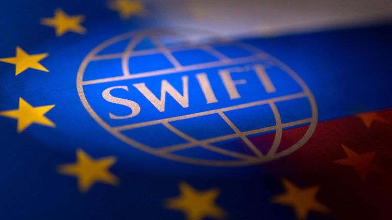 Евросоюз официально объявил об отключении семи российских банков от системы SWIFT