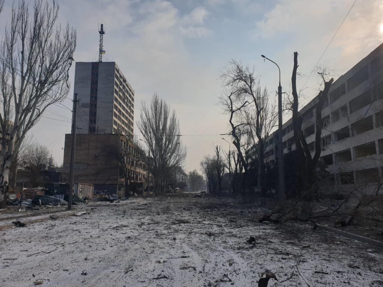 Власти Мариуполя: погибло 2187 жителей города в результате вторжения российских войск