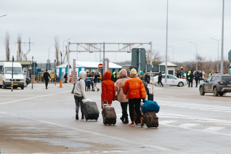 За последние 12 часов молдавскую границу пересекли 1256 детей беженцев из Украины