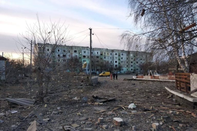 (ФОТО) Российские военные нанесли ракетный удар по поселку Барышевка Киевской области