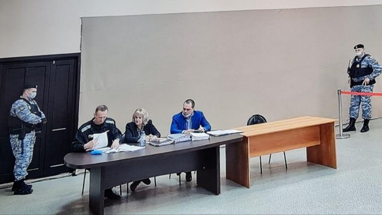 Прокурор просит назначить Навальному 13 лет тюрьмы и штраф 1 млн рублей