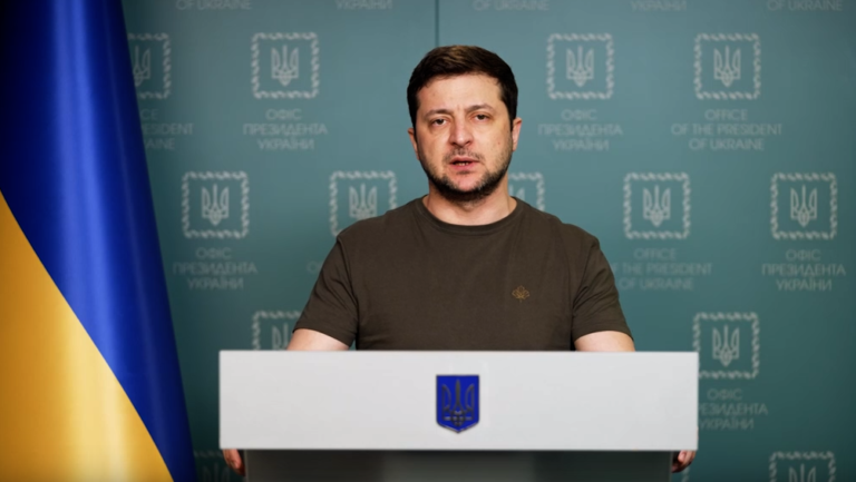 «Херсонцы, покажите оккупантам, что это ваш город»: Зеленский сообщил о провокациях в Херсоне