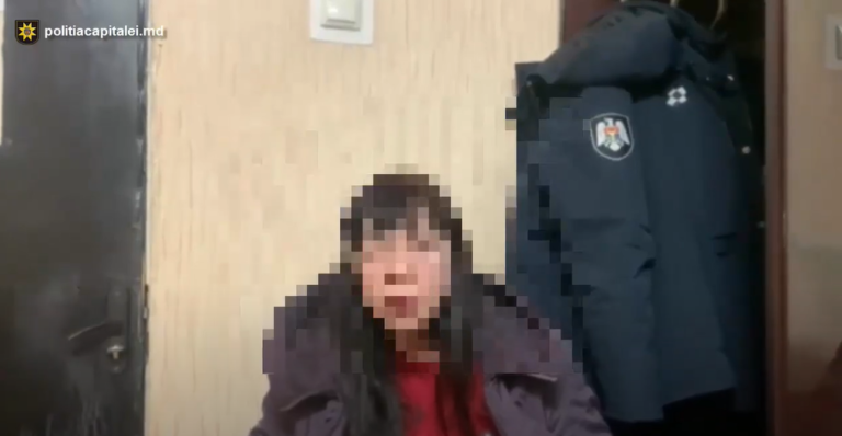 (ВИДЕО) В Кишиневе арестовали женщину по подозрению в убийстве сожителя. Она призналась в этом лично