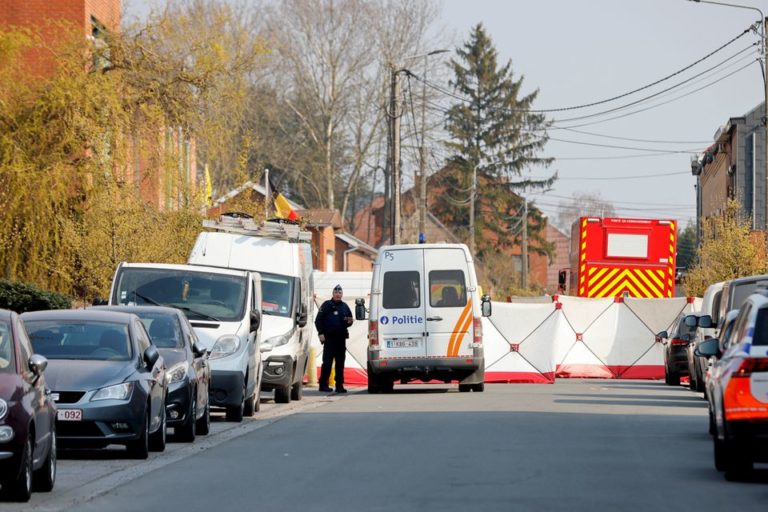 В Бельгии автомобиль въехал в карнавальную труппу, погибли шесть человек