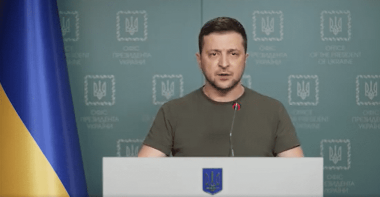 Зеленский требует от союзников объявить бесполетную зону над Украиной — или дать ей самолёты