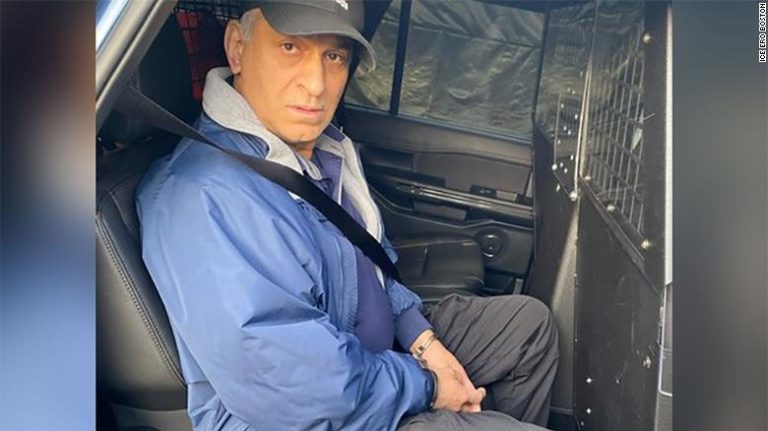 В США после 27 лет в бегах арестовали мужчину, осужденного в Колумбии за убийство жены