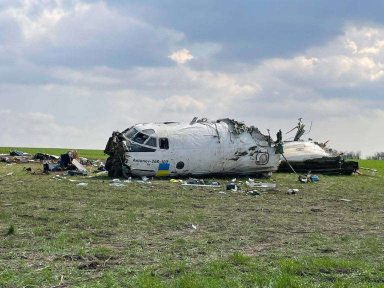 (ВИДЕО) Запорожские власти опубликовали видео с места падения самолета Ан-26