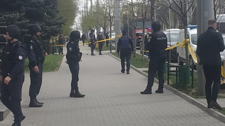В Кишиневе эвакуировали людей из здания суда Буюкан из-за угрозы взрыва: на месте работают спецслужбы