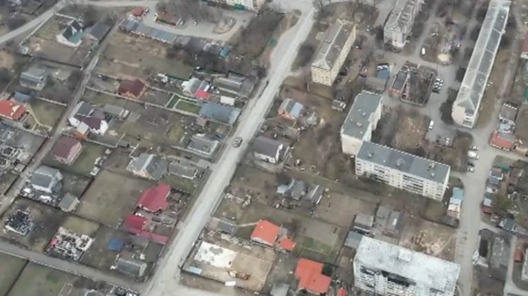 CNN заполучило видео из Бучи во время нахождения там войск РФ, снятое с беспилотника