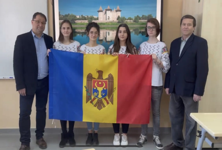 Школьницы из Молдовы завоевали серебро и две бронзы на Европейской олимпиаде по математике