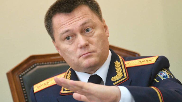 Генпрокурор России предлагает запретить мемы, значки и флаги, используемые «в экстремистских целях»