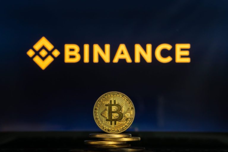 Reuters: Криптобиржа Binance передавала ФСБ данные пользователей, жертвовавших деньги Навальному