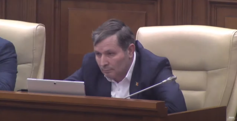 Парламент лишил иммунитета депутата-социалиста Раду Мудряка