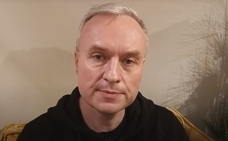 Вице-президент «Газпромбанка» уехал из России в Украину и вступил в тероборону