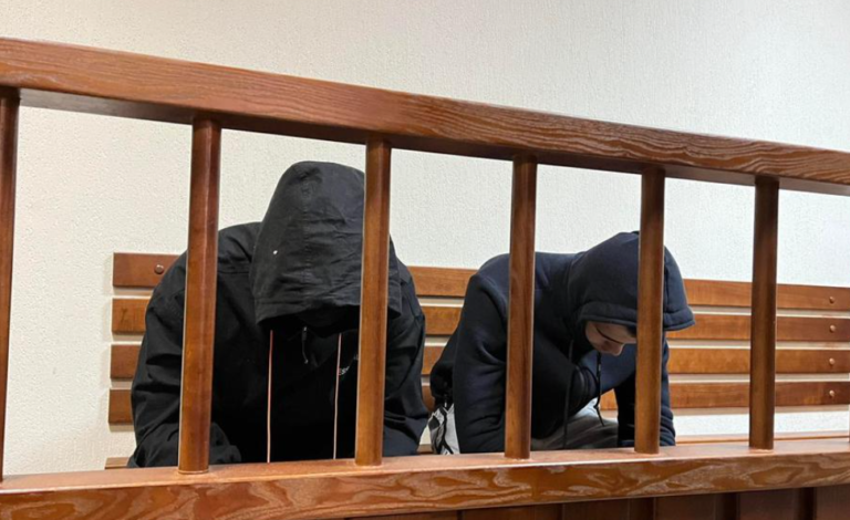 13 лет тюрьмы получат двое солдат-срочников за убийство парня в парке «Долина роз» и выплатят 1 млн леев его семье