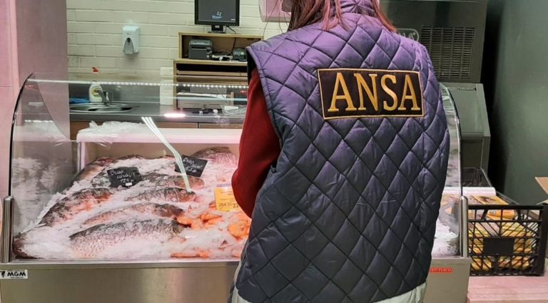 (ФОТО) ANSA изъяла ряд партий свежей и мороженой рыбы из-за несоблюдения норм хранения