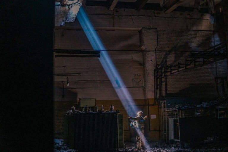 ФОТО ДНЯ: Боец полка «Азов» в Мариуполе