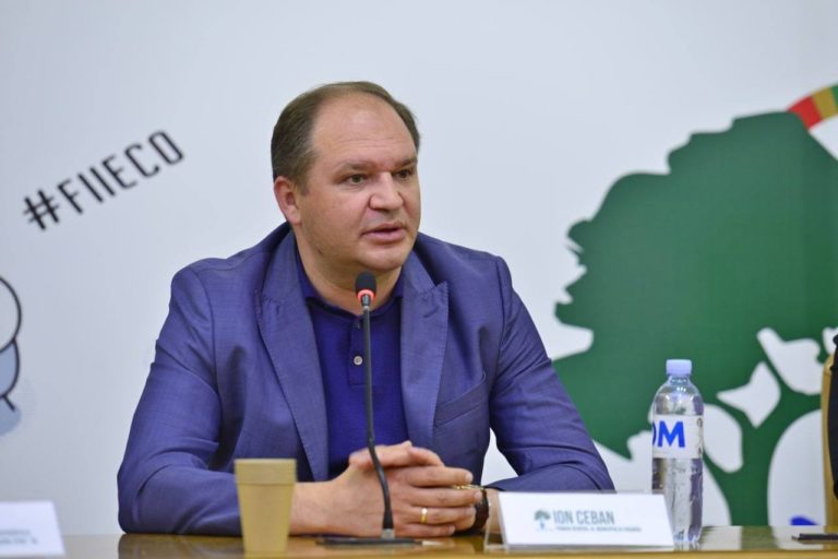 Чебан назвал «политической расправой» обыски у Додона
