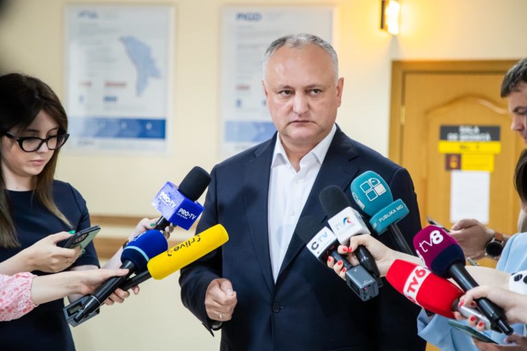 Додон остается под домашним арестом. Суд отклонил апелляцию