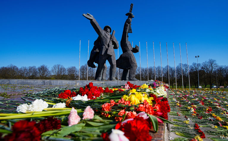Сейм Латвии разрешил снести советский памятник Освободителям Риги