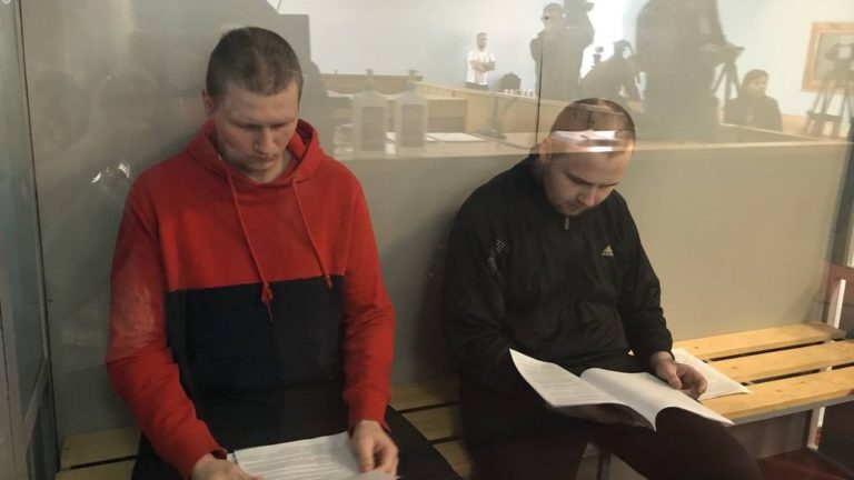 В Полтавской области начался суд над двумя пленными российскими военными. Их обвиняют в артобстреле Харьковщины