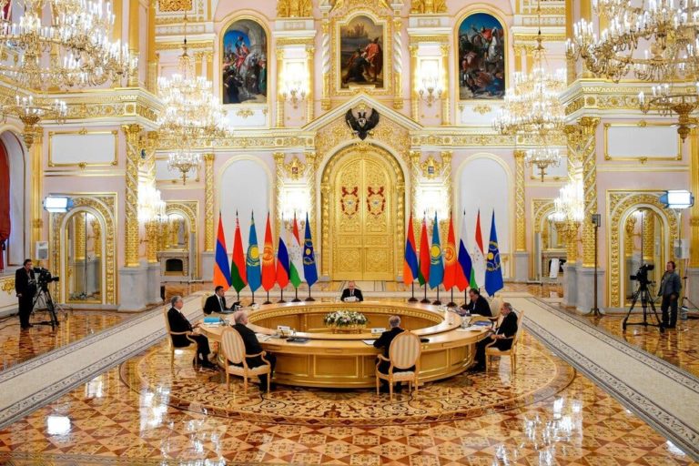 «Изоляция Путина» на саммите ОДКБ: из пяти главных союзников войну в Украине поддержала только Беларусь