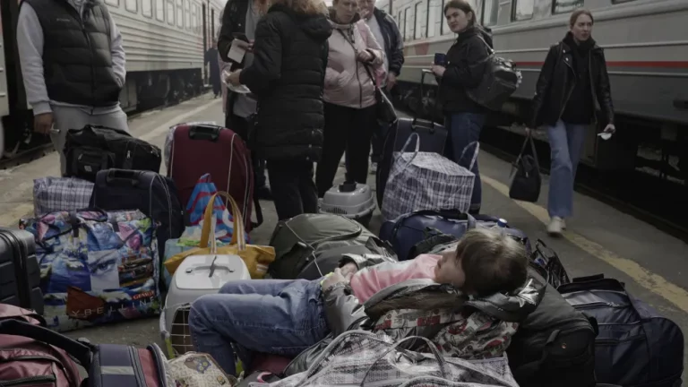 Британская разведка: Более 2,5 млн украинцев «эвакуировано» в Россию с начала войны