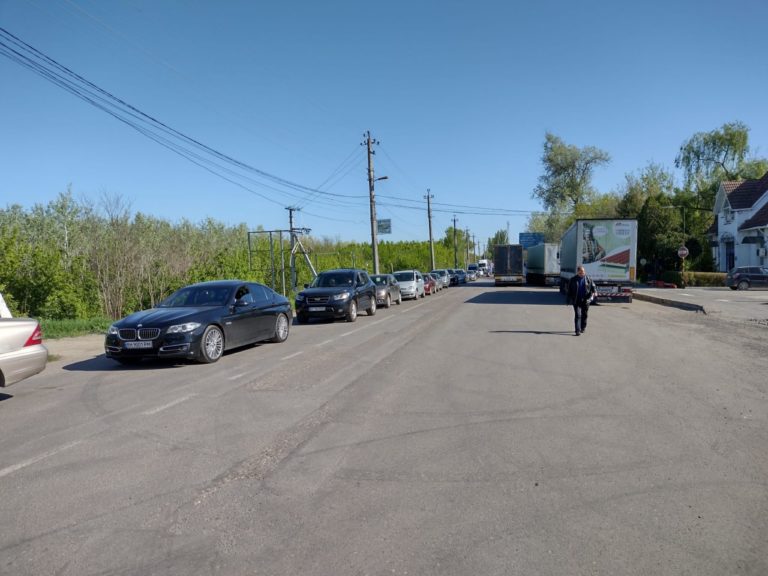 На ППК на границе с Румынией образовались очереди