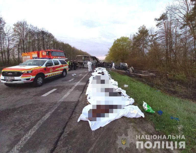 (ВИДЕО) Страшное ДТП в Ровненской области: погибли 26 человек