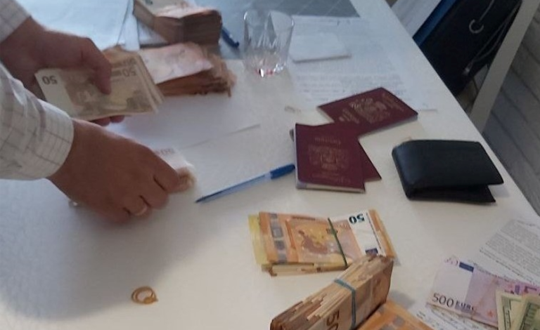 Молдавские рэкетиры из Парижа вымогали деньги у водителей на международных маршрутах