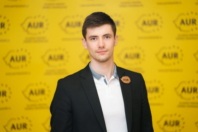 Влад Билецки покинул пост главы партии «Альянс за союз румын»