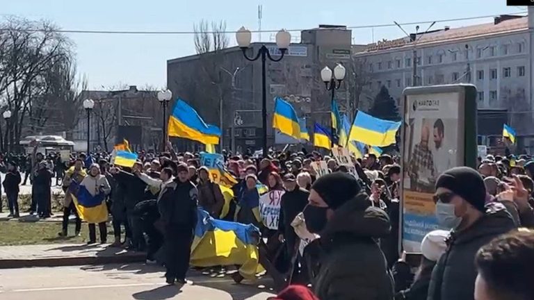 Британская разведка: Россия будет говорить об улучшении уровня жизни в оккупированном Херсоне