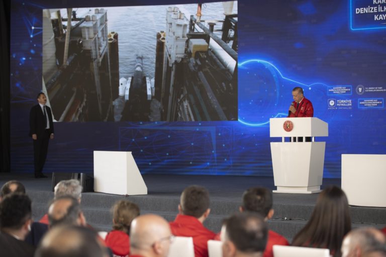 Турция начала добычу природного газа из месторождения, открытом в 2020 году в Черном море