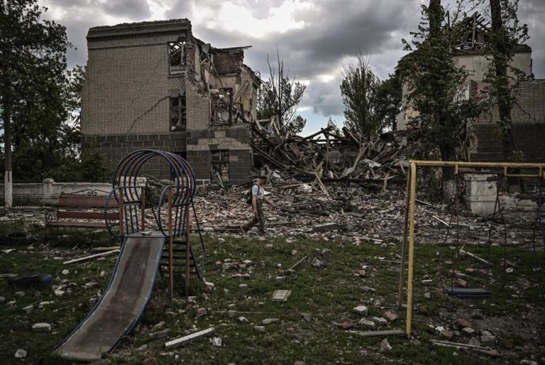 Детский омбудсмен: из Украины силой вывезли 234 тыс. детей, взрослые не смогли их защитить